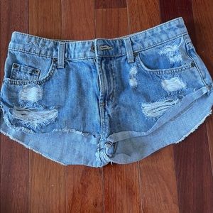 y2k low waisted denim shorts